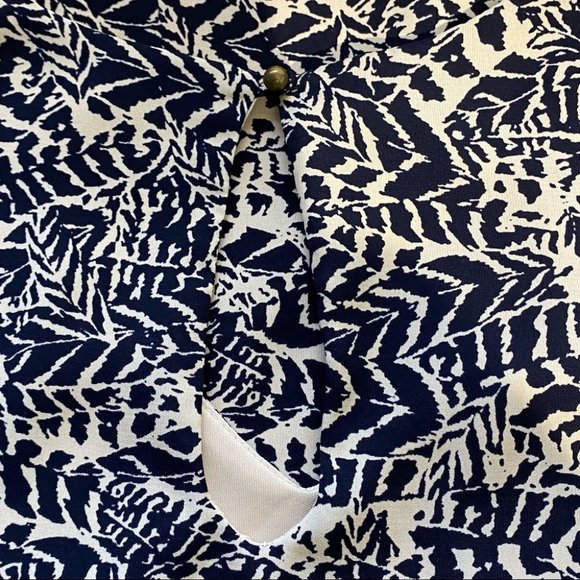 Sienna Sky Leaf print Shift Dress 3/4 Sleeves - Picture 6 of 12